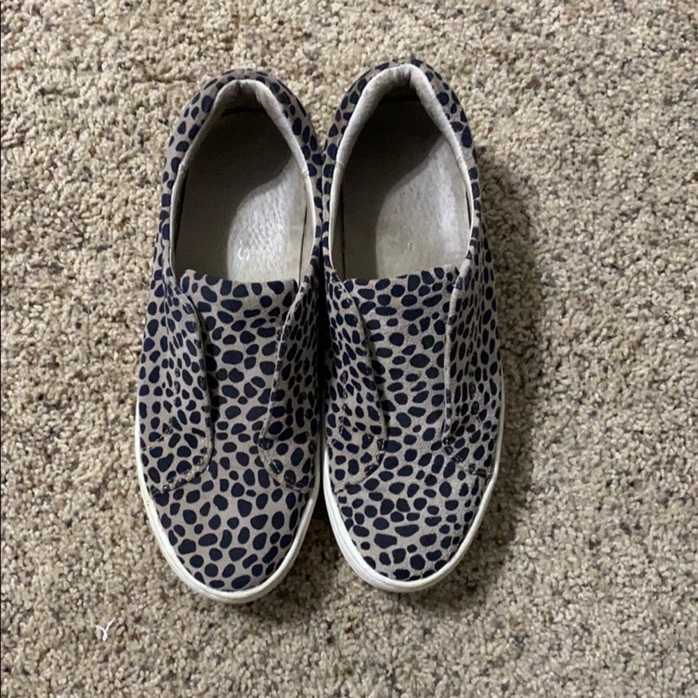 Gently worn leopard JSlides